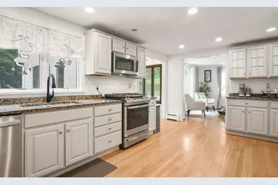 22 Townsend Dr, West Boylston, MA 01583 - Photo 9