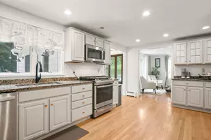 22 Townsend Dr, West Boylston, MA 01583 - Photo 9