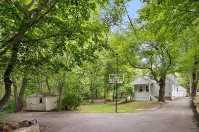 39 Montrose Ave, Wakefield, MA 01880 - Photo 3
