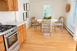 24 Myrtle St, Weymouth, MA 02189 - Photo 5