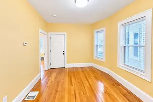 37 Maverick St, Chelsea, MA 02150 - Photo 9
