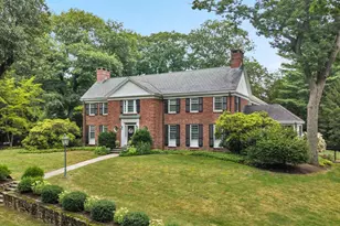 135 Edmunds Rd, Wellesley, MA 02481 - Photo 3