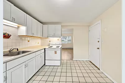 5 Melbourne St #2, Boston, MA 02124 - Photo 9