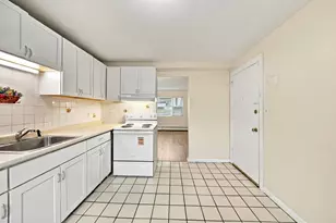 5 Melbourne St, Boston, MA 02124 - Photo 9