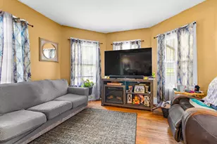 11 Glenwood St, Worcester, MA 01610 - Photo 25