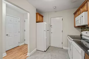 18 Pond St, Boston, MA 02130 - Photo 9