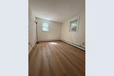 9 Wachusett St, Worcester, MA 01609 - Photo 7