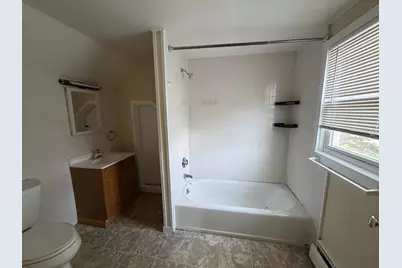 9 Wachusett St, Worcester, MA 01609 - Photo 13