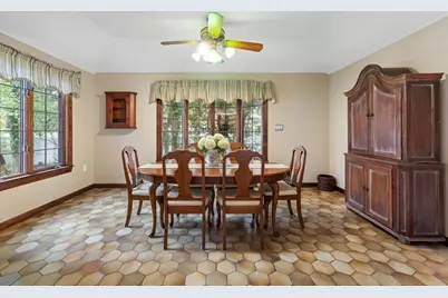 42 Freeport Dr, Burlington, MA 01803 - Photo 13