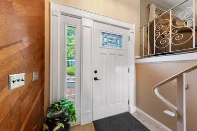 42 Freeport Dr, Burlington, MA 01803 - Photo 5