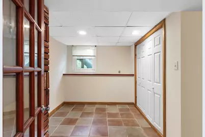 42 Freeport Dr, Burlington, MA 01803 - Photo 21