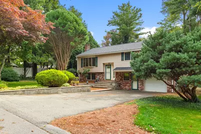 42 Freeport Dr, Burlington, MA 01803 - Photo 3