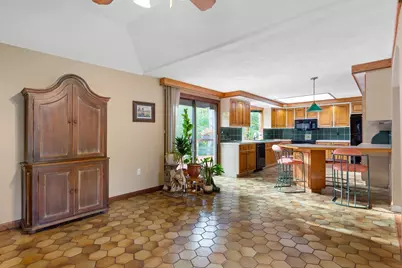 42 Freeport Dr, Burlington, MA 01803 - Photo 11
