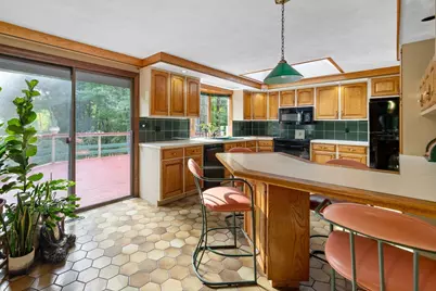 42 Freeport Dr, Burlington, MA 01803 - Photo 7
