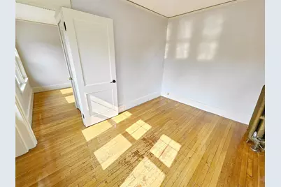 19 Rowe St #2, Newton, MA 02466 - Photo 5