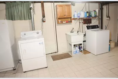 106 N Brook Rd, Springfield, MA 01119 - Photo 27