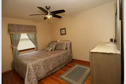 106 N Brook Rd, Springfield, MA 01119 - Photo 5