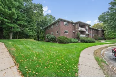 56 Jacqueline Rd #8, Waltham, MA 02452 - Photo 3