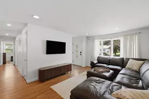 3 Carol Ln, Medway, MA 02053 - Photo 5