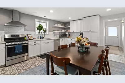 129 Strandway, Winthrop, MA 02152 - Photo 5
