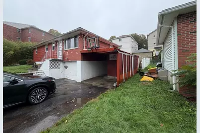 27 Dillon St, Worcester, MA 01604 - Photo 3