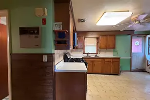 27 Dillon St, Worcester, MA 01604 - Photo 7