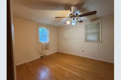 27 Dillon St, Worcester, MA 01604 - Photo 11