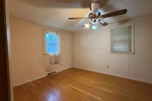 27 Dillon St, Worcester, MA 01604 - Photo 11