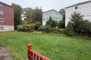 27 Dillon St, Worcester, MA 01604 - Photo 23