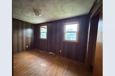 27 Dillon St, Worcester, MA 01604 - Photo 13
