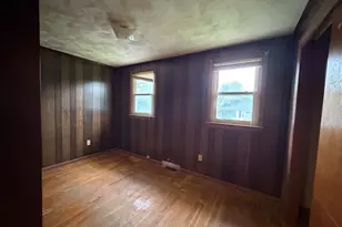 27 Dillon St, Worcester, MA 01604 - Photo 13
