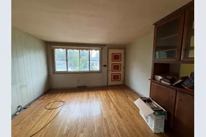27 Dillon St, Worcester, MA 01604 - Photo 9