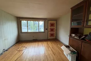 27 Dillon St, Worcester, MA 01604 - Photo 9