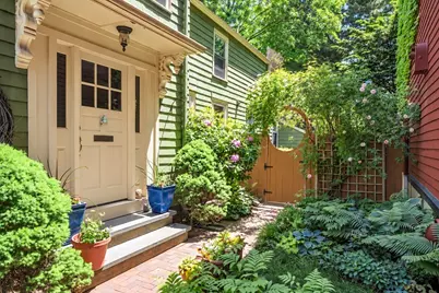 12 Salem St, Cambridge, MA 02139 - Photo 1