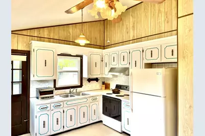 110 Hubbard Ave, Brockton, MA 02301 - Photo 11