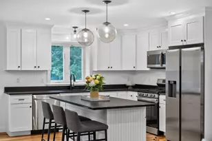 140 Broken Bow Ln, Falmouth, MA 02536 - Photo 5