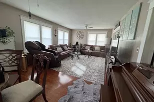 14 Taylor St, Chicopee, MA 01020 - Photo 9