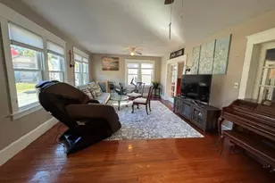 14 Taylor St, Chicopee, MA 01020 - Photo 9