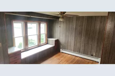 4 Cross St, Grafton, MA 01560 - Photo 13