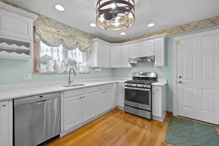 39 Adams Ave, North Andover, MA 01845 - Photo 9