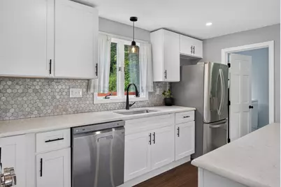 81 Littleton Rd, Chelmsford, MA 01824 - Photo 9