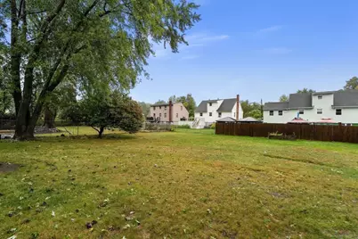22 Crestshire Drive, Lawrence, MA 01843 - Photo 31