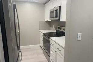180 Main St, Bridgewater, MA 02324 - Photo 5