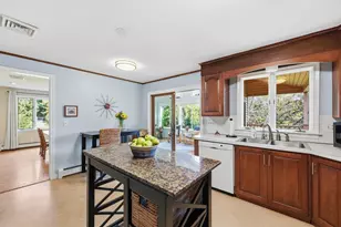 36 Goldenview Dr, West Springfield, MA 01089 - Photo 7