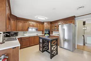 36 Goldenview Dr, West Springfield, MA 01089 - Photo 9