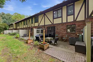 18 Mansion Woods Dr, Agawam, MA 01001 - Photo 33