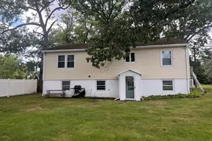 33 Rand Ave, Attleboro, MA 02703 - Photo 5