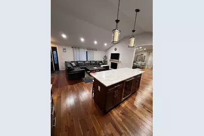 35 Glen Cir, Waltham, MA 02451 - Photo 3