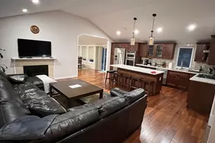 35 Glen Cir, Waltham, MA 02451 - Photo 5