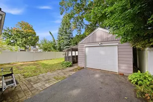 127 Shawmut St, Springfield, MA 01108 - Photo 19